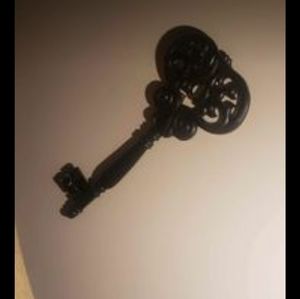 Skeleton key wall decor